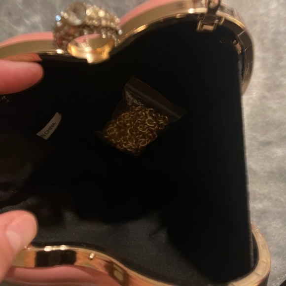 Heart-Shaped Pink Clutch with Gold Handle - Picture 7 of 7
